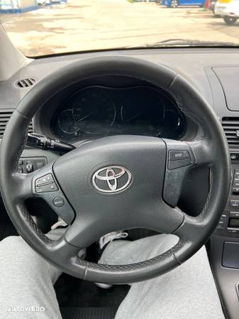 Toyota Avensis 1.8 Executiv - 6