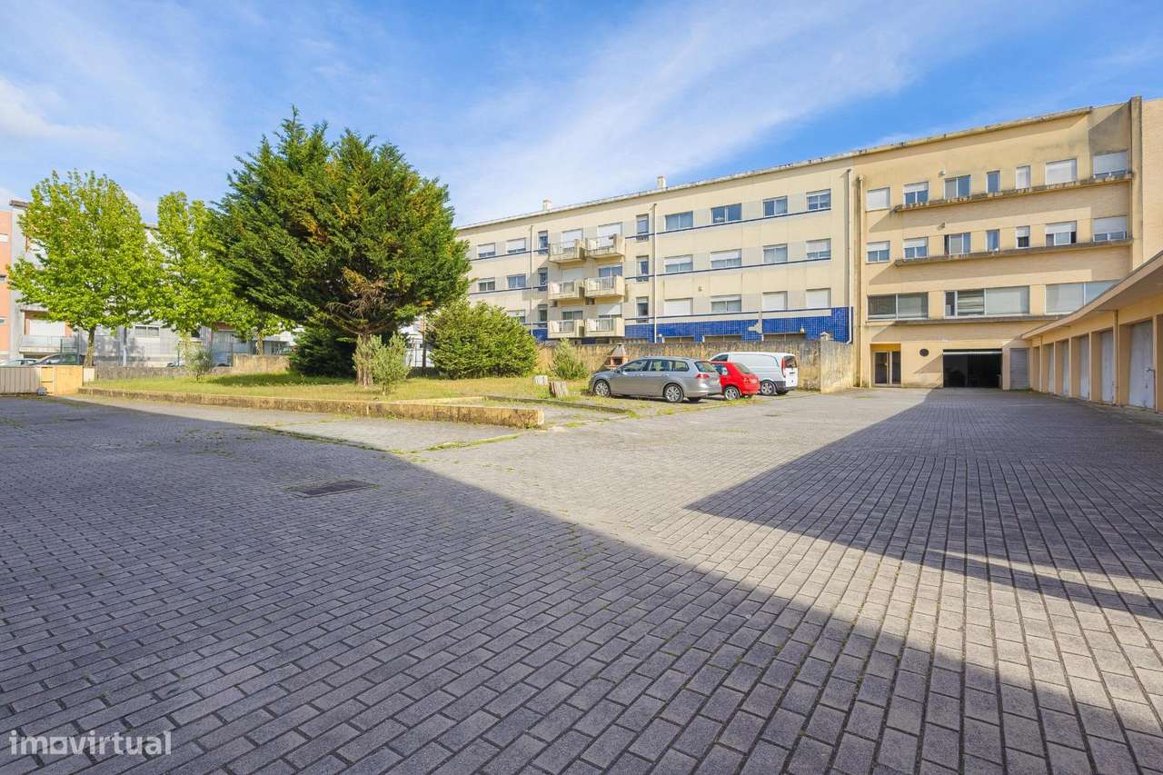 Apartamento T3 com Duas Garagens Fechadas em Águas Santas, Maia-36
