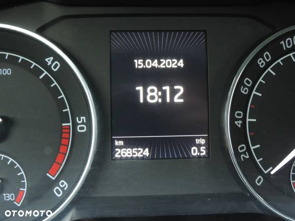 Skoda Superb 2.0 TDI DSG Premium Edition - 28