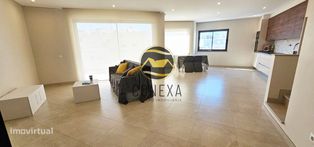 Excelente Penthouse T4 no Centro de Faro com Terraço Privado e Estaci