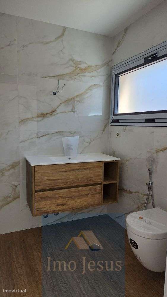 Moradia Terrêa 4 Frentes em Pedroso-11