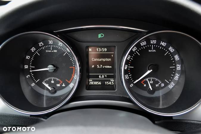 Skoda Superb Combi 2.0 TDI Elegance - 40