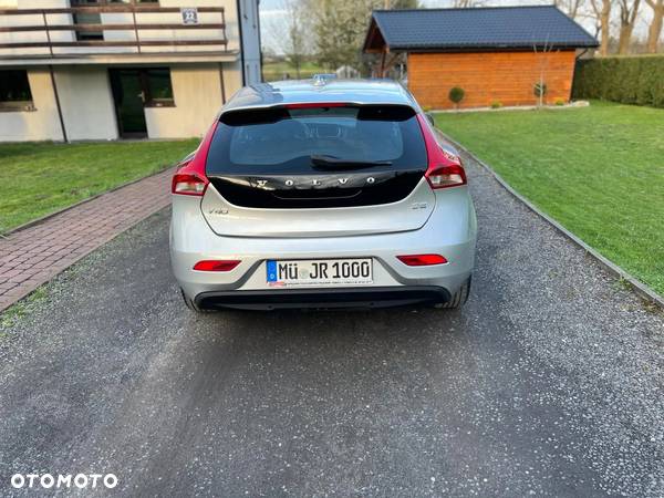 Volvo V40 CC D2 Base - 11