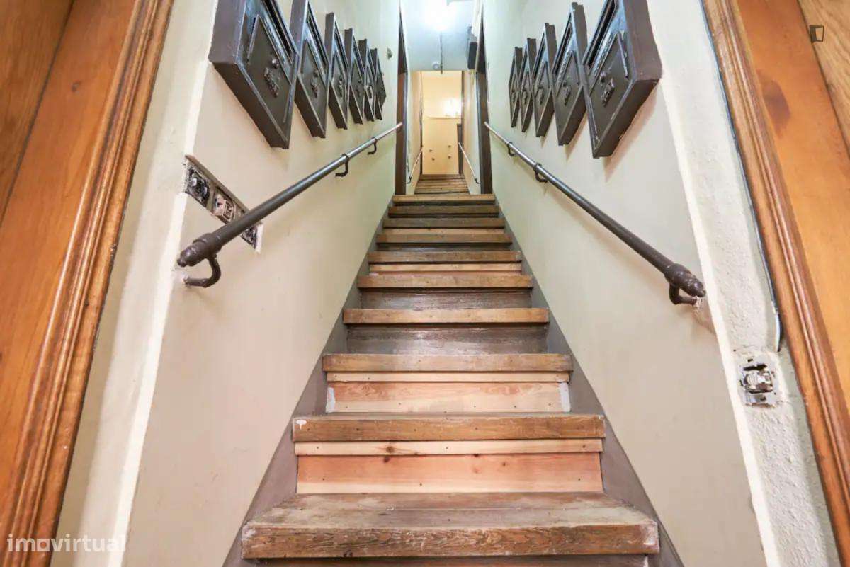 Apartamento com 2 quartos - localizado em Penha Lisbon - Grande imagem: 2/10