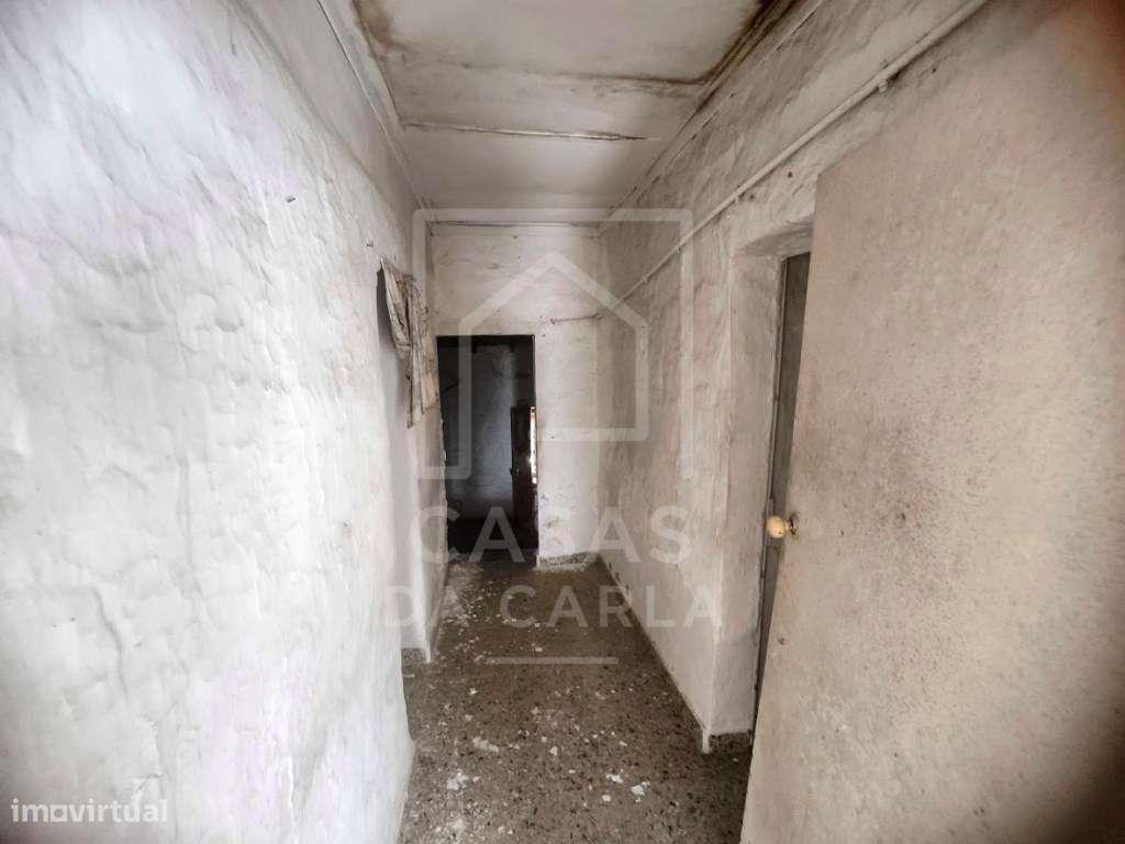 Moradia com 8 divisões e com quintal em Vila Alva-6