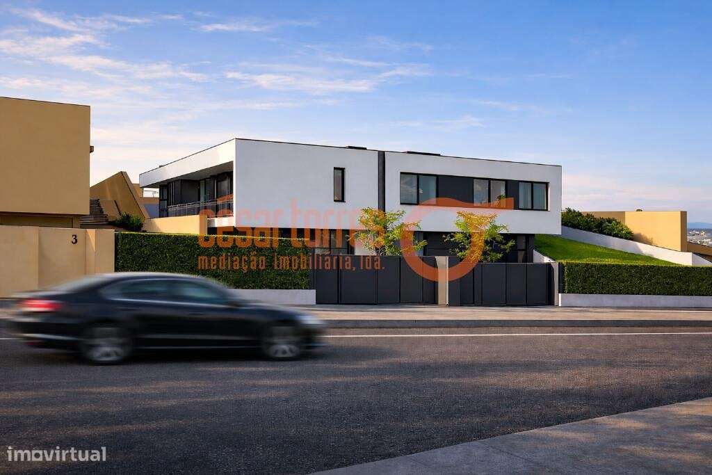 Terreno 1.118 m2 com Projeto Aprovado para 2 Moradias | Serzedo e Pero - Grande imagem: 4/7