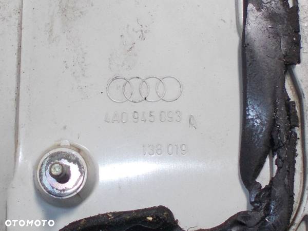 Audi 100 C4 - lampa tylna prawa w klapę - 3