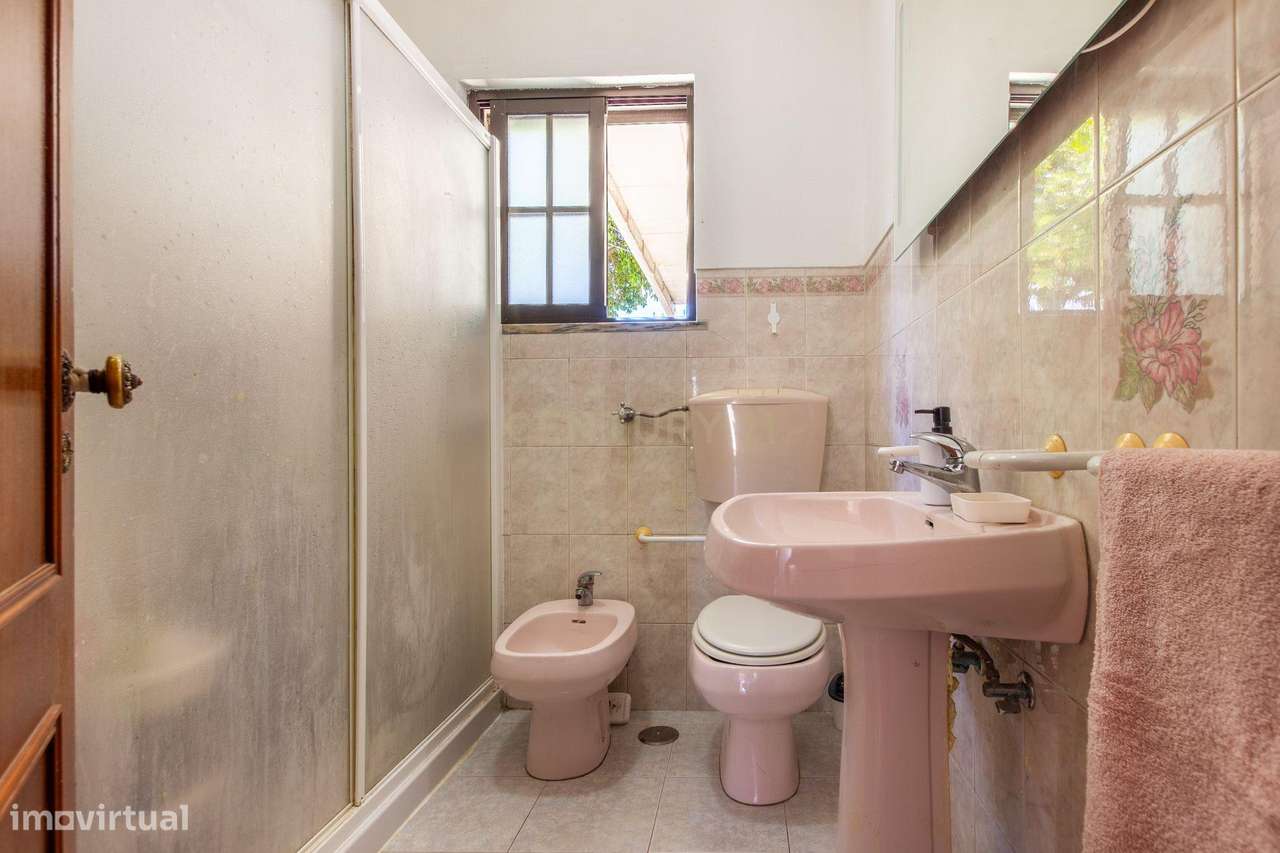 Moradia T2+1 com Anexo Independente, Garagem, Terraço e Adega – Quinta-21