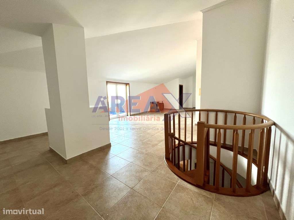 T3 Duplex com Piso Superior e Entrada Independente | Garagem | Oliv...-26