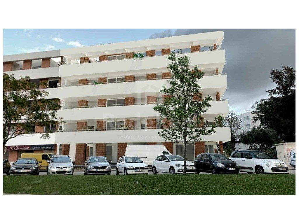 Apartamento T3 moderno localizado no Centro de Olhão