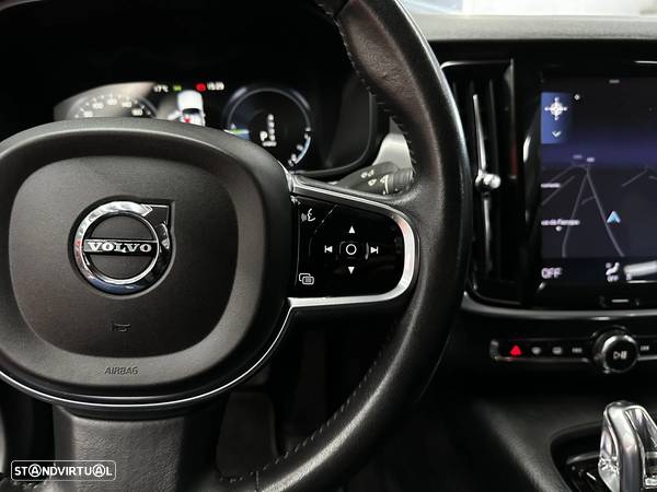 Volvo S90 2.0 T8 Momentum AWD Geartronic - 26