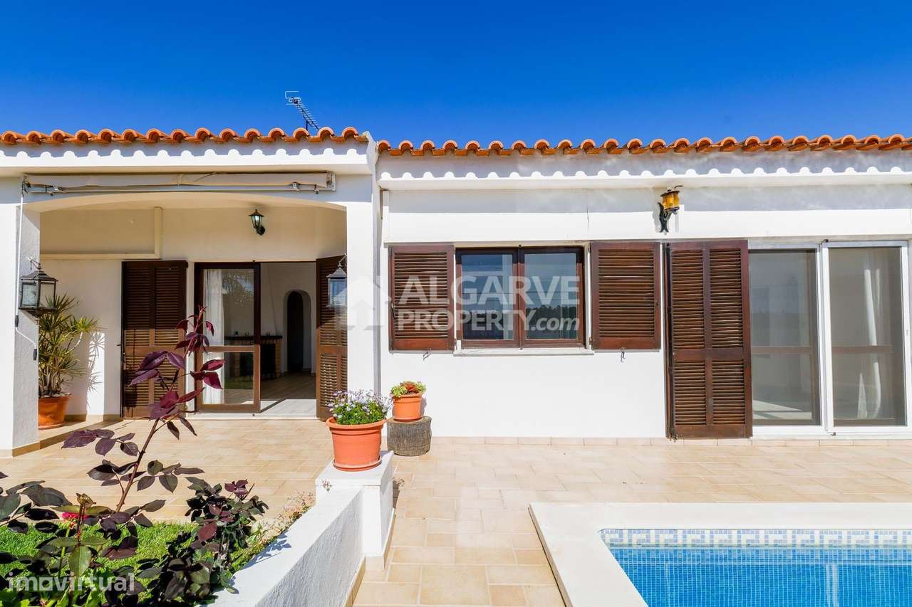 Moradia térrea em lote privado com três quartos perto golfe da Quinta-25