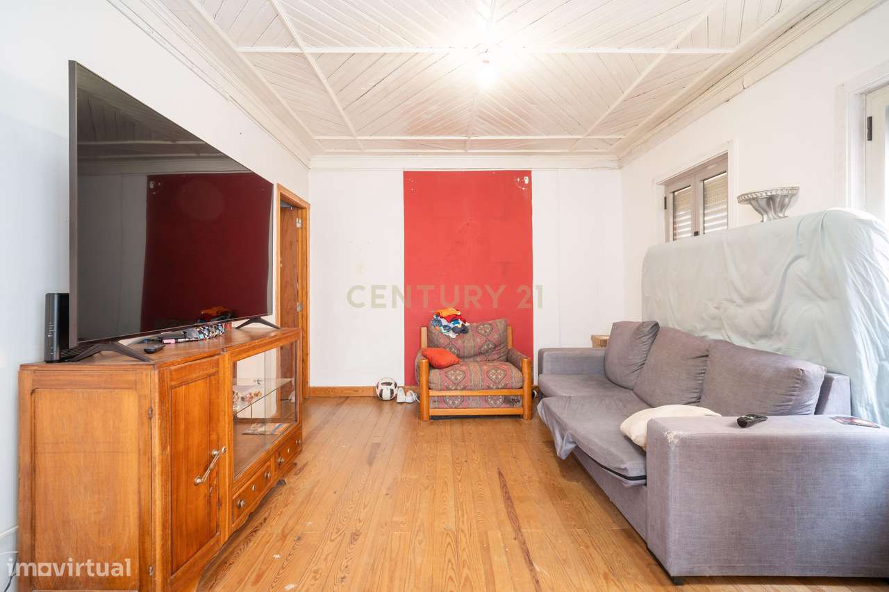 Moradia T2 em São Frutuoso, Ceira-6