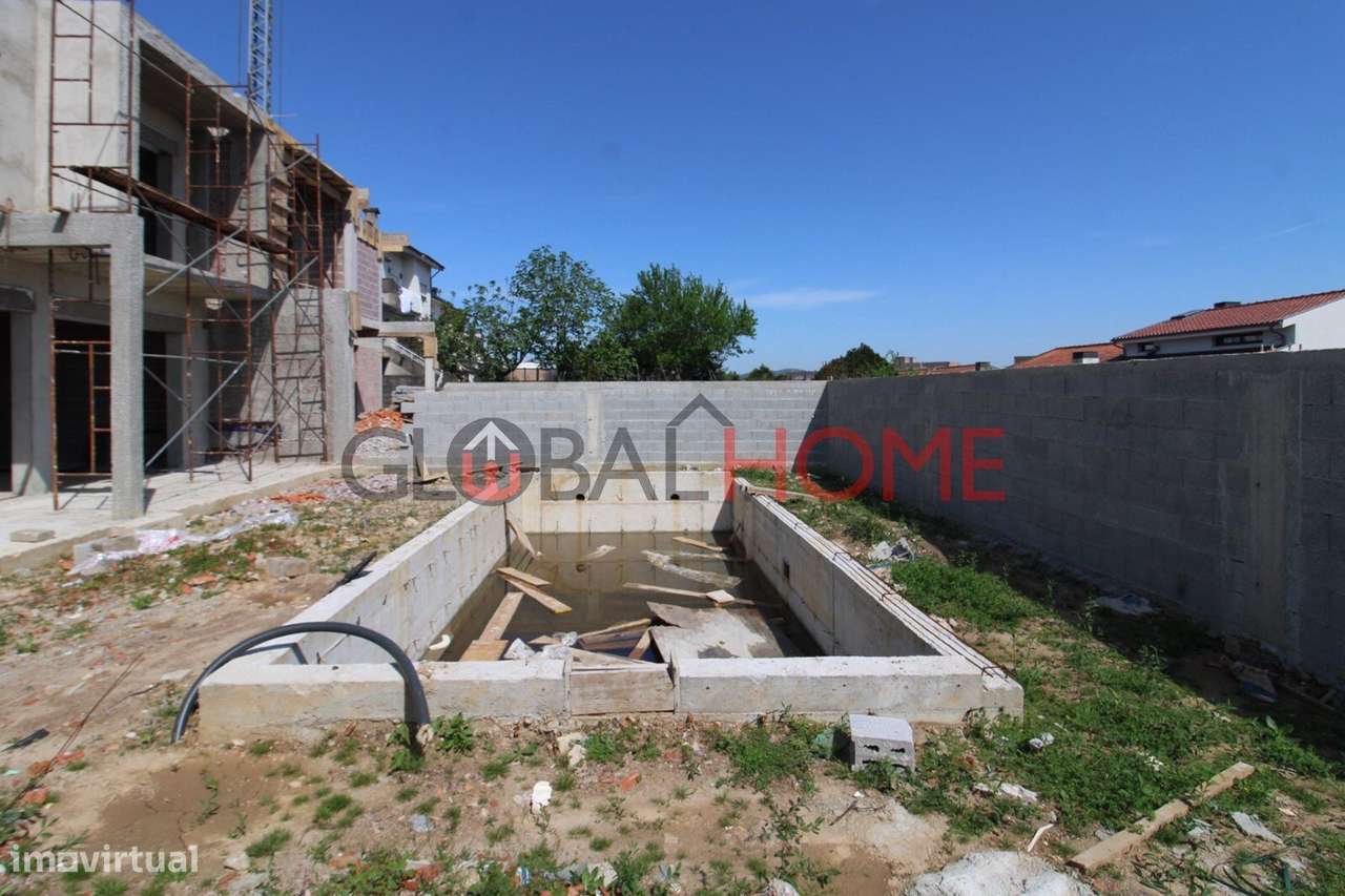 Moradia T3  Jovim  - Gondomar  ( Nova - Piscina )-8