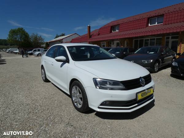 Volkswagen Jetta 2.0 TDI Trendline - 1