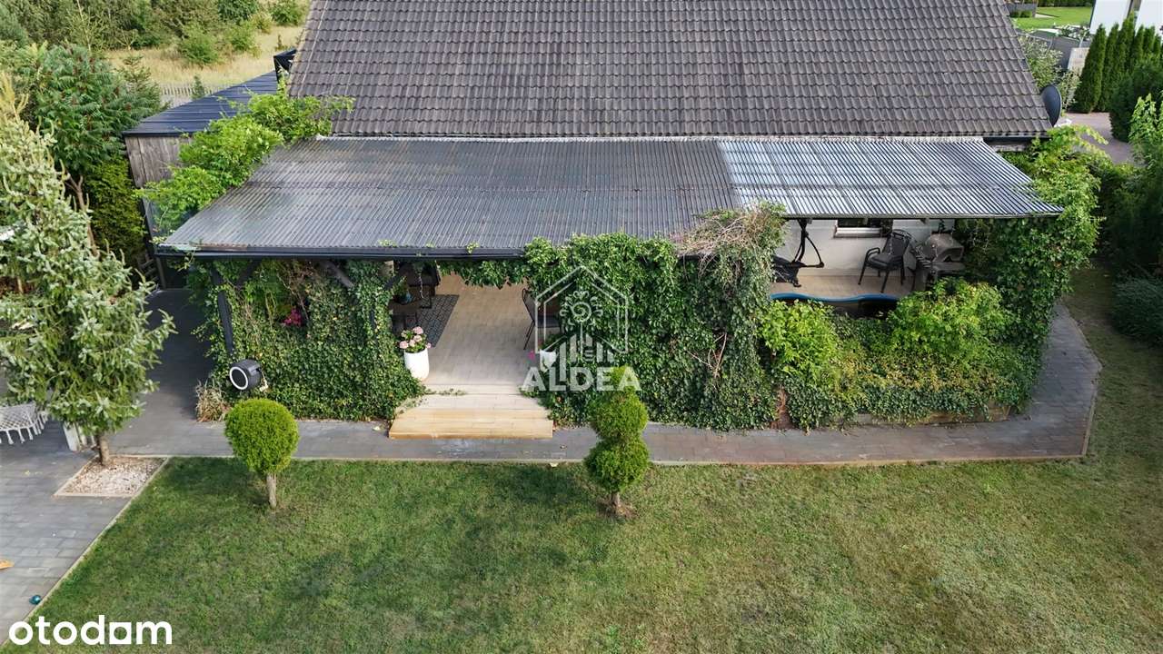 Zadbany Dom w Genialnej Lokalizacji-5