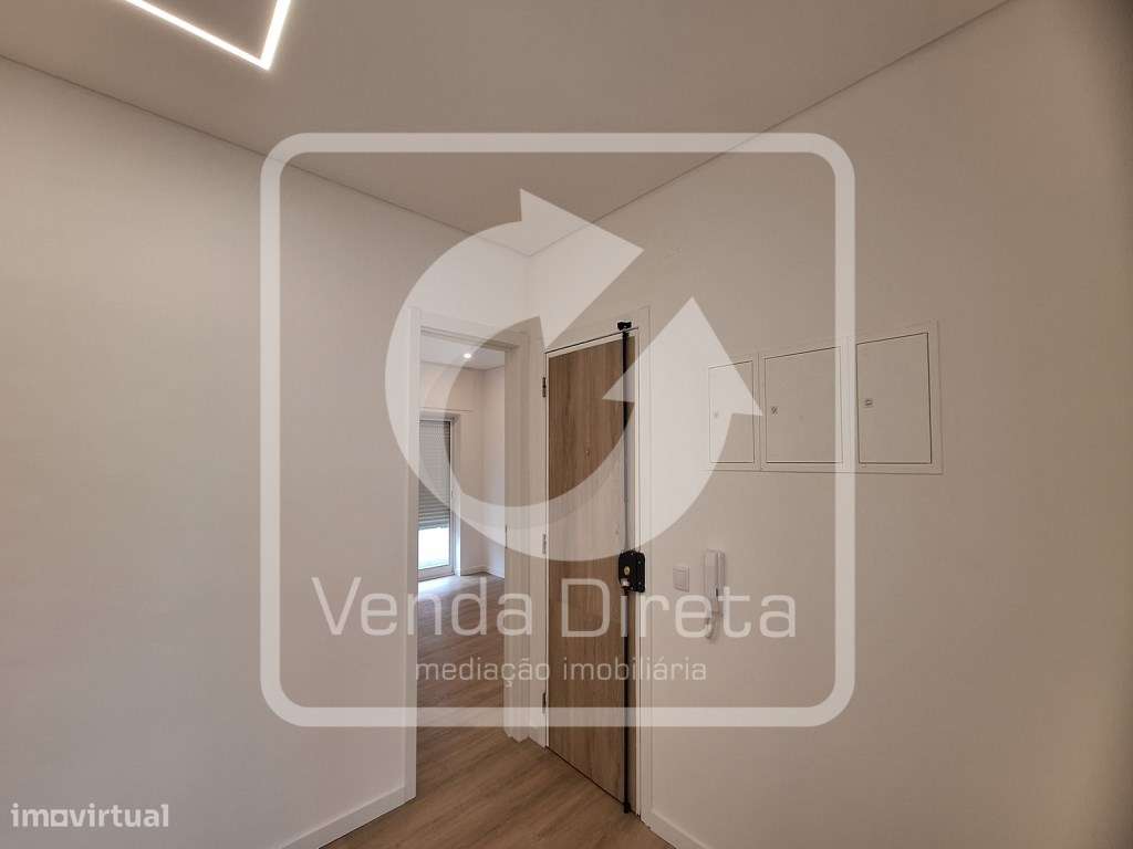 T4 totalmente remodelado no Barreiro com Varanda.-11