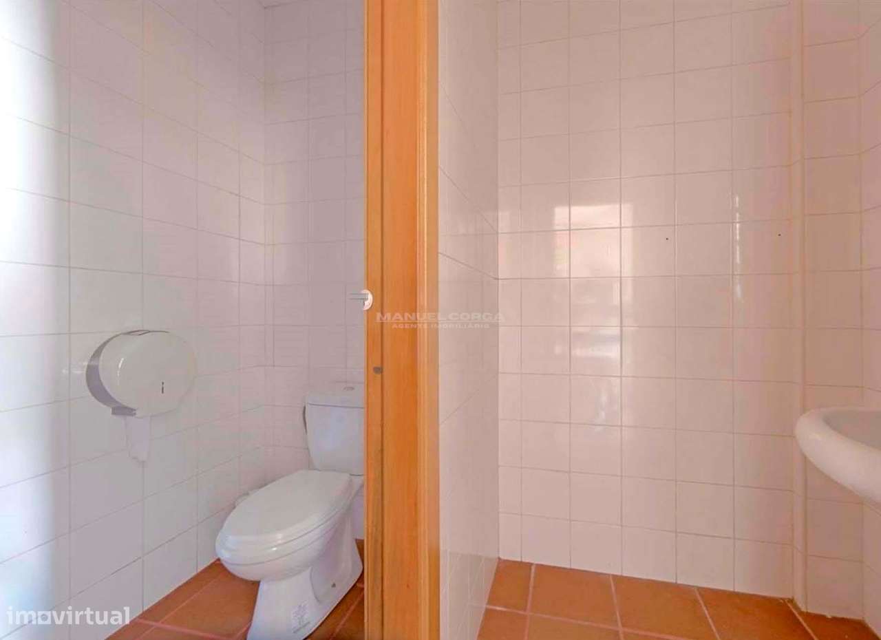 Edifício para Restauração com Terraço - Tituaria, Milharado-7