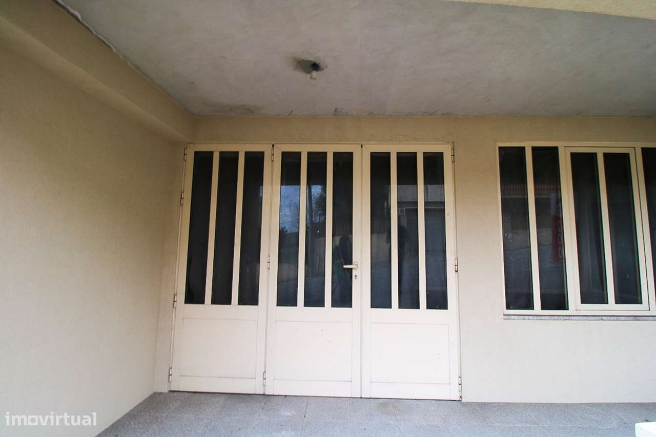 Armazém em Oliveira, Santo Tirso.-8