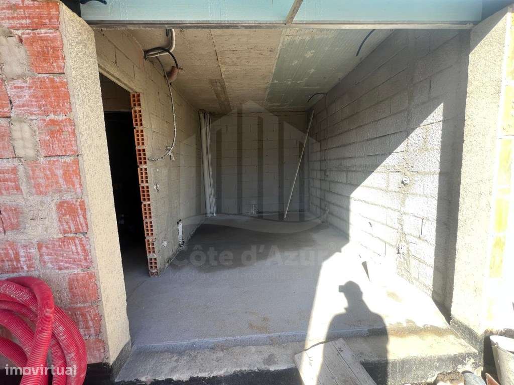 Moradia Isolada T4 com piscina e garagem - Azeitão-14