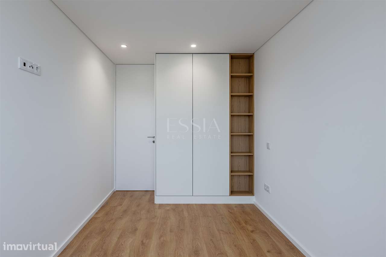 Apartamento T2 no Último Piso com Terraço na Boavista, Porto-25