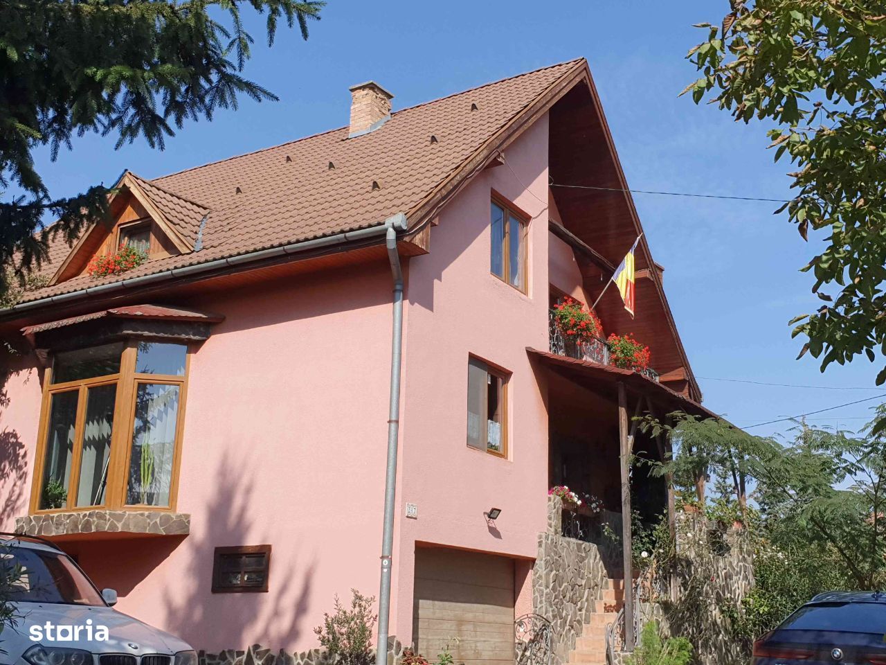 Casa stil rustic langa padure si plantatie de pin - Imagine principală: 1/16