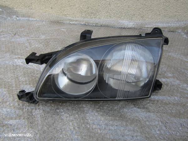 Farol (otica) Toyota Avensis ano 1998 - 1