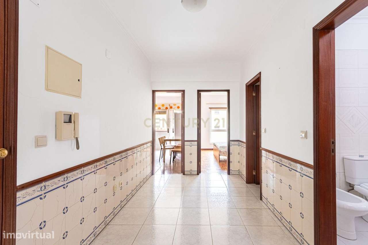 T1 COM EXCELENTE POTENCIAL PARA TRANSFORMAR EM T2  MEM-MARTINS-5