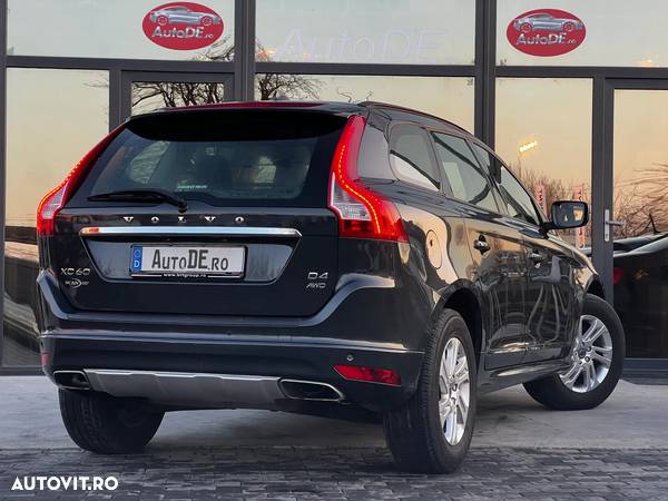 Volvo XC 60 D4 AWD Geartronic Kinetic - 4