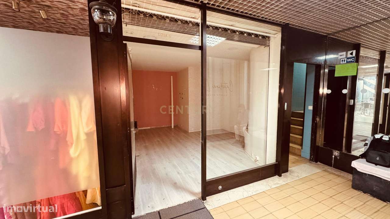 Magnífica Loja na Foz do Douro – Avenida do Brasil, junto ao mar - Grande imagem: 4/17