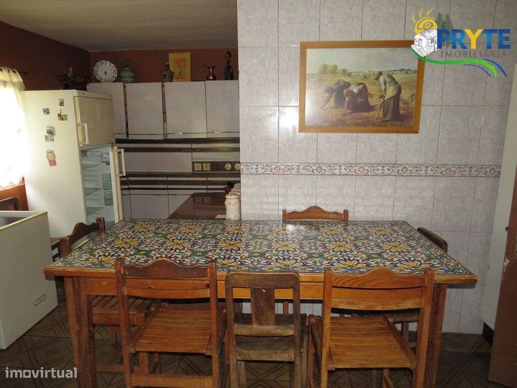 Quinta composta por moradia T4 situada perto de Cernache do Bonjardim-9