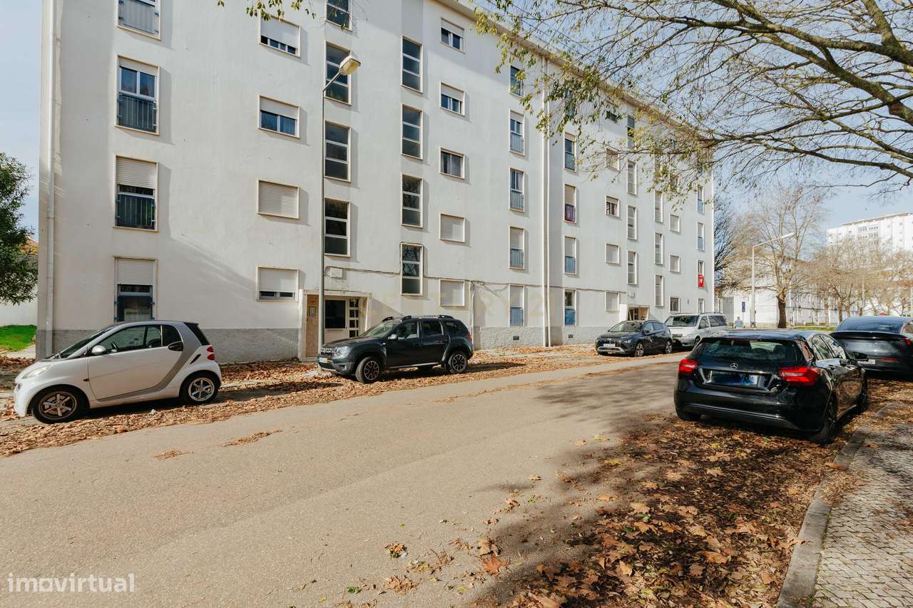 Apartamento T3 nos Olivais com elevador e óptima exposição solar - Grande imagem: 2/40