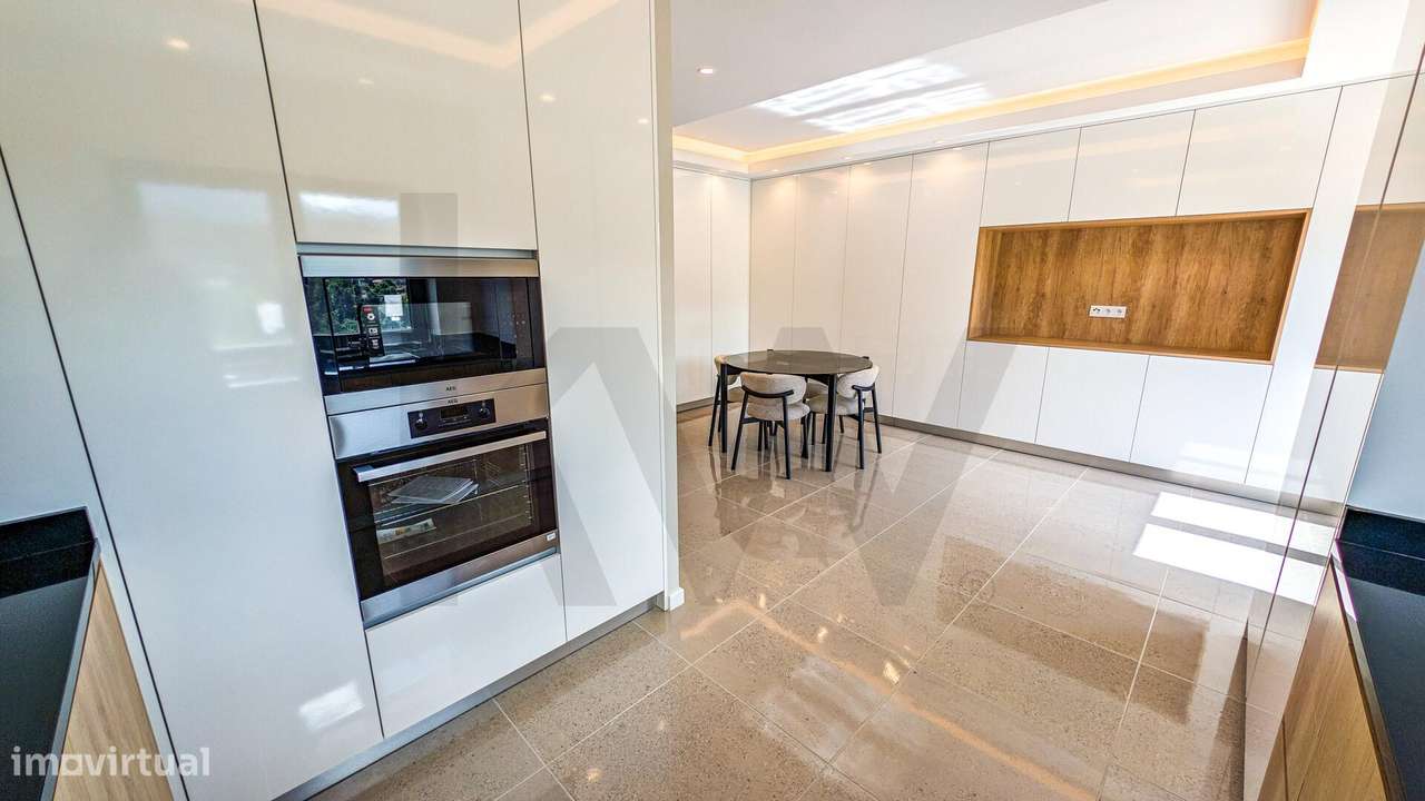 Moradia nova T4+2 Mobilada com Vista Montanha em Lordelo – Vila Real-17