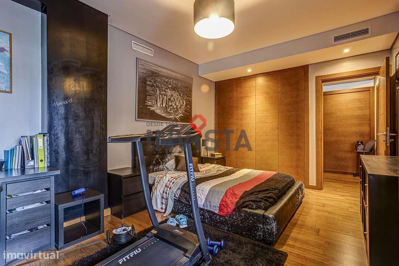 Apartamento T4 com 202,05m2 no Condomínio Fechado OMNIA IV-22