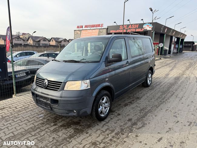 VOLKSWAGEN TRANSPORTER - MINIVAN