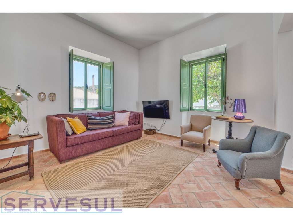 Charmosa propriedade de 6 quartos, totalmente renovada em 2023, com... - Grande imagem: 4/47