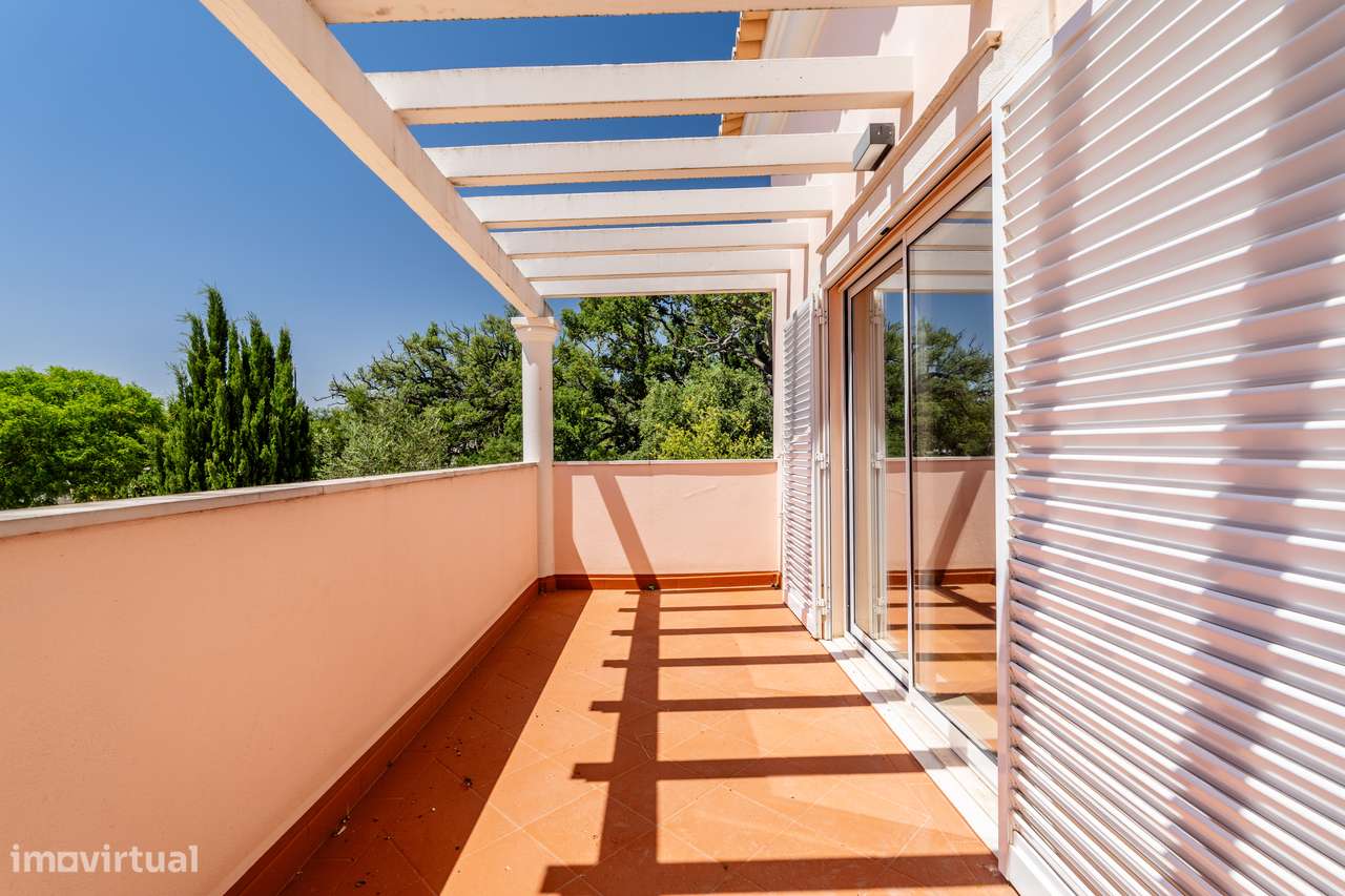 Moradia Isolada T4+2 com Piscina Privada-34