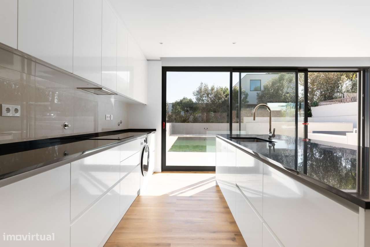 Moradia Geminada T3 com piscina, Leceia, Oeiras - Grande imagem: 2/29