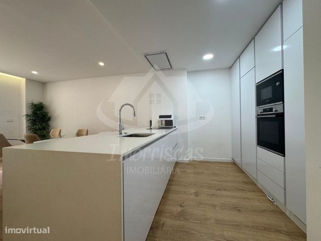 Apartamento T4 seminovo com terraço, no Parque das Oliveiras em Cam...-8