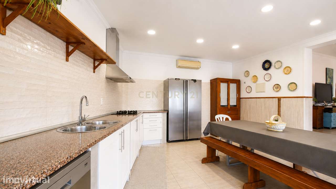 Moradia T3 em lote de 936m2 em Vila Alegre, Fernão Ferro-13