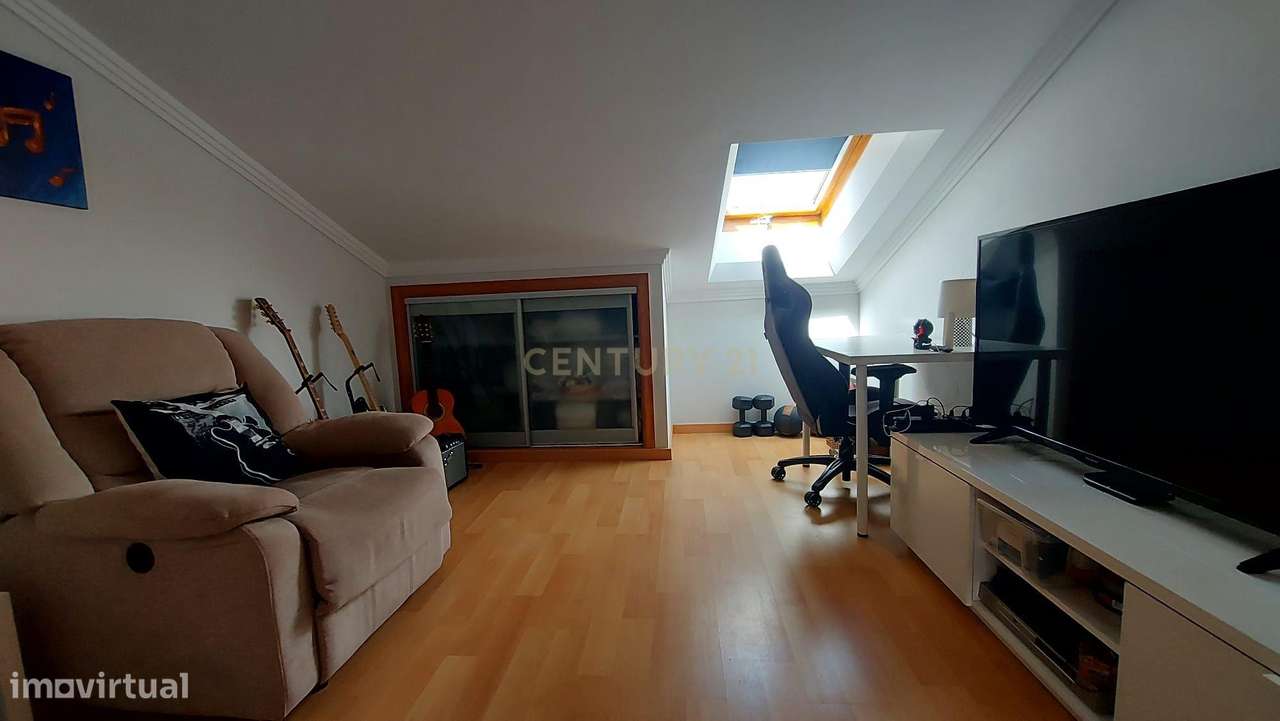T5 Duplex em Alcochete | Vista Rio | Terraço Panorâmico-21