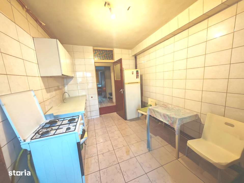 De Vanzare- Apartament Luminos, Decomandat cu Centrala Proprie-5