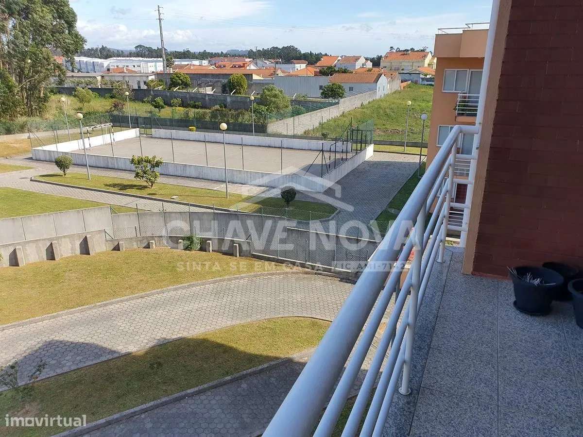 Apartamento T2 c/ Lugar de Garagem em Canelas (Edifício Prestige)-7