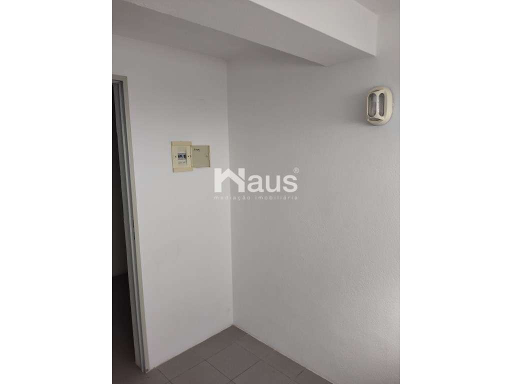 T3 com parqueamento e arrecadação-30