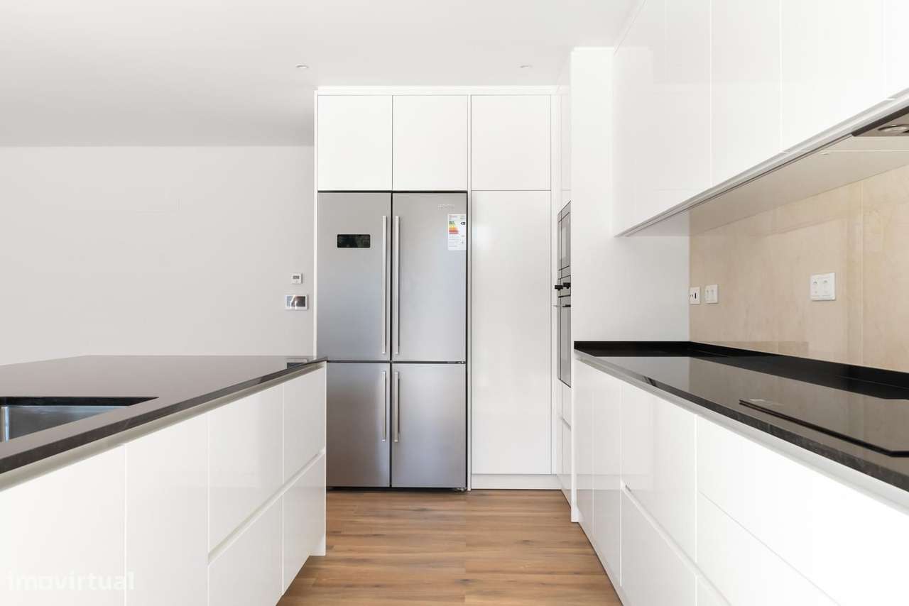 Moradia Geminada T3 com piscina, Leceia, Oeiras - Grande imagem: 3/29