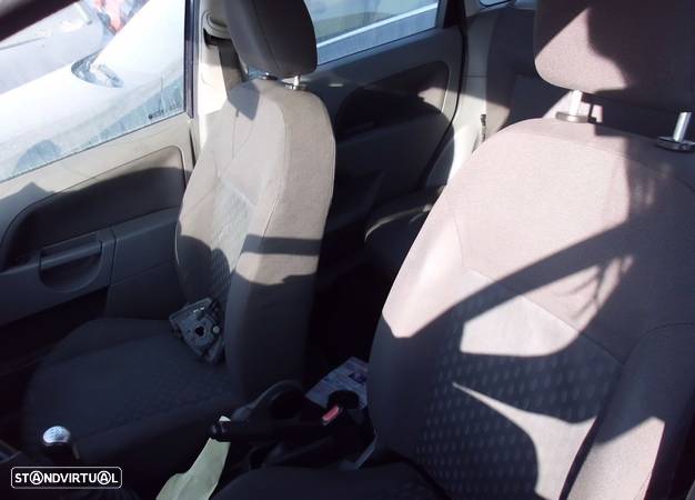 Peças Ford Fiesta V 2002 - 7