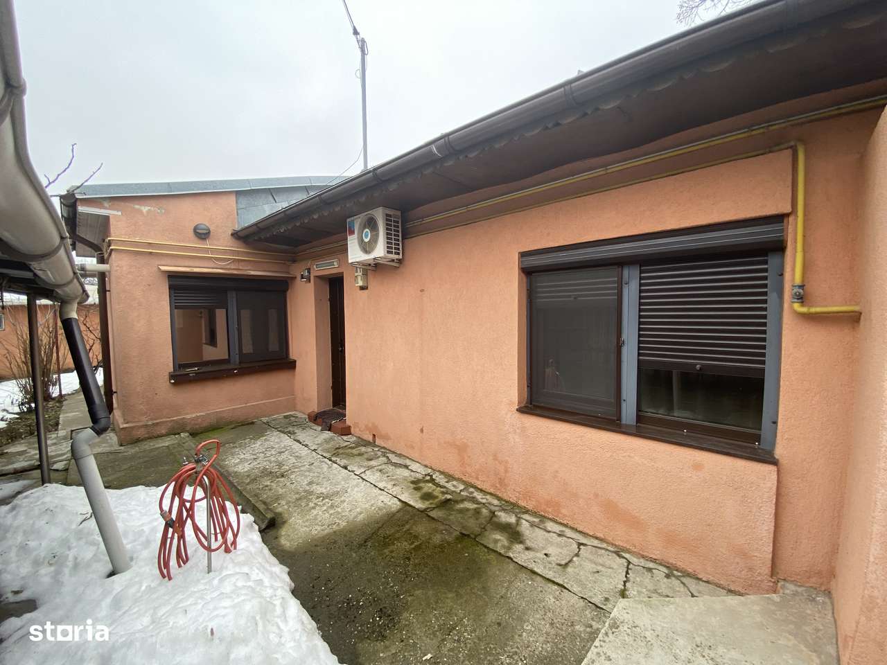 Casa, construită 2004, preț 120000€ zona f buna-13