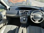 Renault Grand Scenic - 25