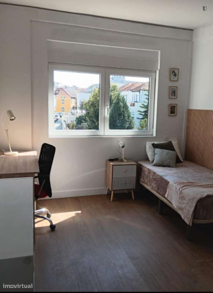 Quarto - localizado em Paranhos Porto - Grande imagem: 2/21