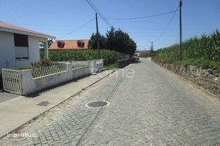 Terreno Urbanizavel com 1.360 M2 em Guilhabreu V, do Conde